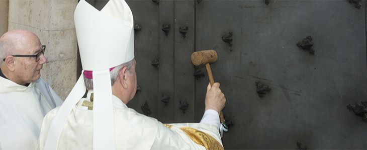 apertura puerta santa pouet