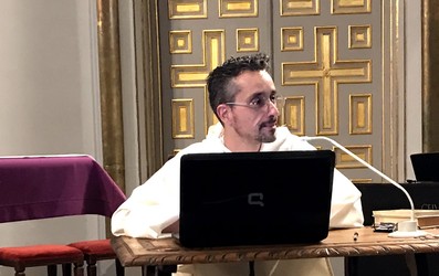 Fray Angel Fariña en el encuentro de fraternidades laicales madrid adviento 2020