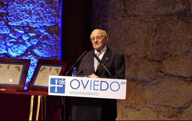 padre valdes hijo adoptivo