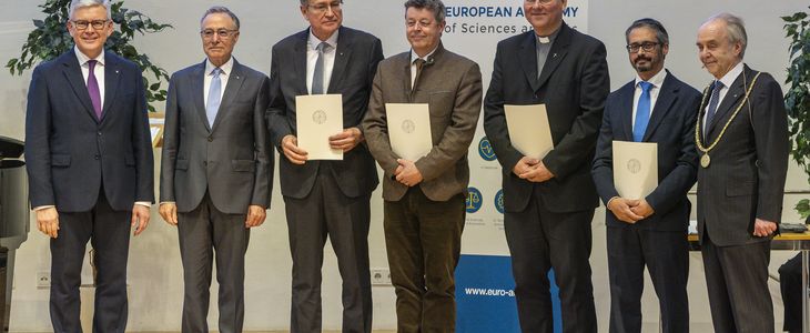 sixto-castro-investido-miembro-academia-europea